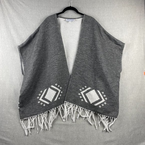 Cupcakes & Cashmere Jordy Jacquard Blanket Sweater Poncho S Gray Fringe Boho‎ - Picture 3 of 11